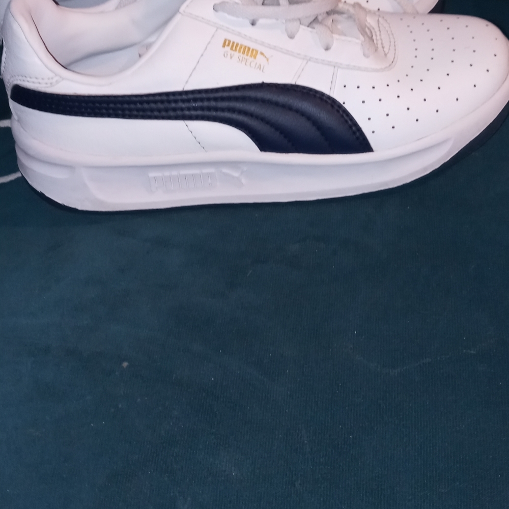 Puma - Picture 2 of 2